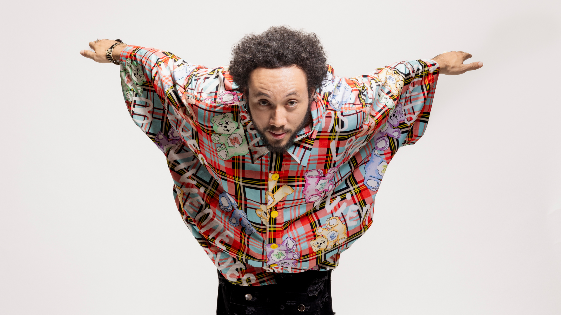 Lello Bezerra lança seu segundo álbum autoral pelo selo Babel